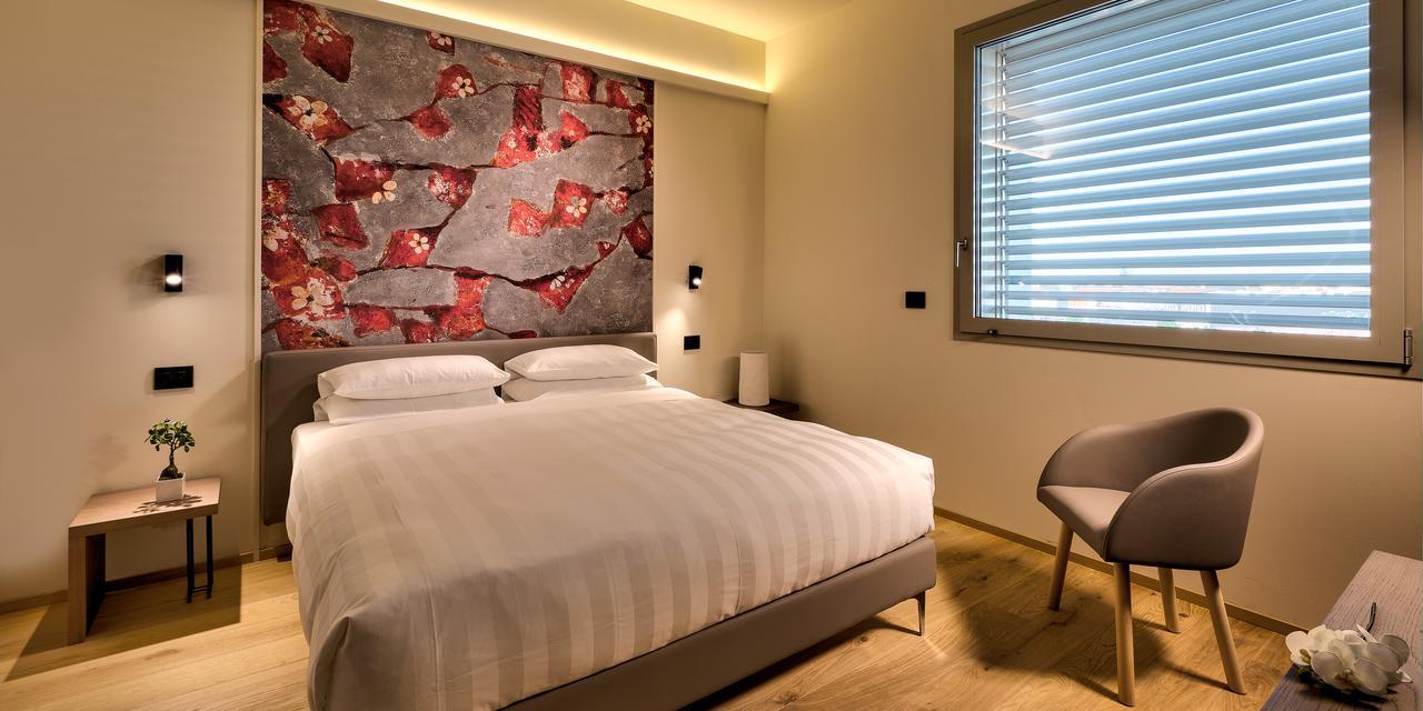 Hotel The Cube Fidenza Eksteriør billede