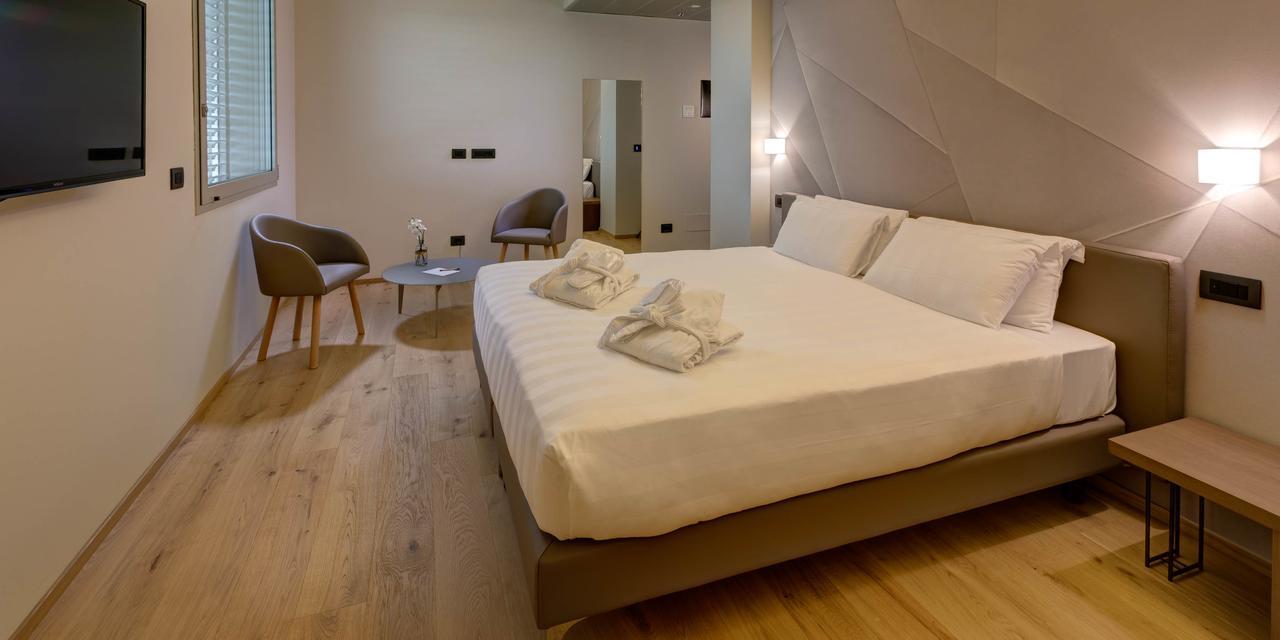 Hotel The Cube Fidenza Eksteriør billede