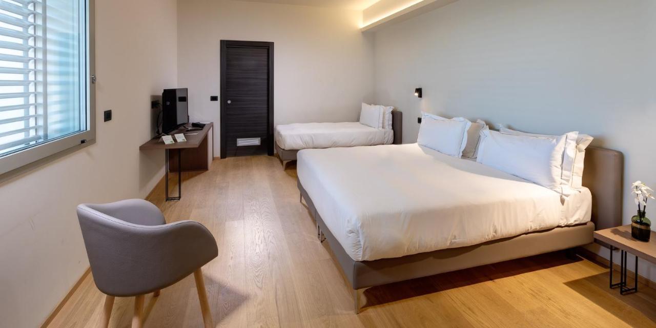 Hotel The Cube Fidenza Eksteriør billede